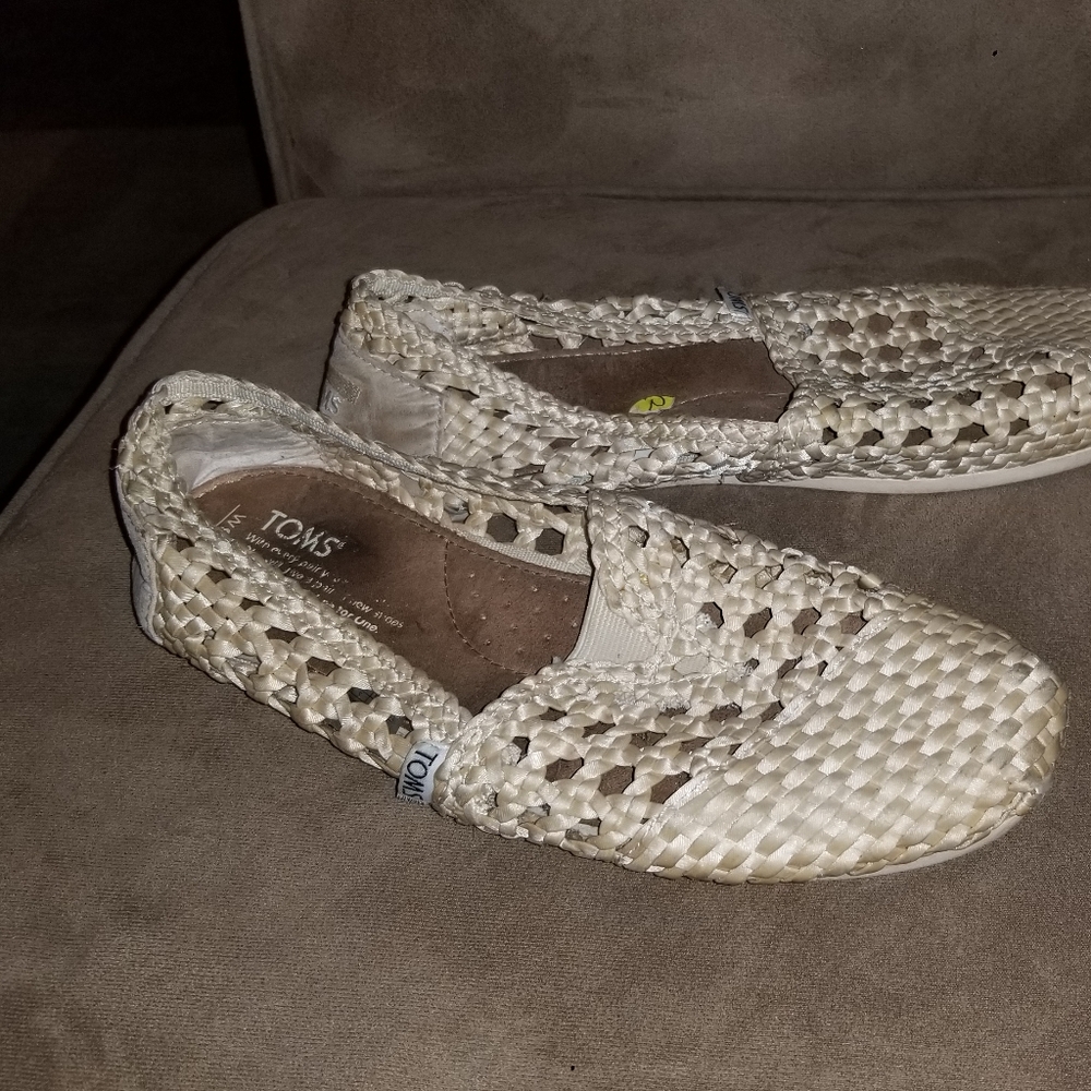 Toms - Picture 2 of 2